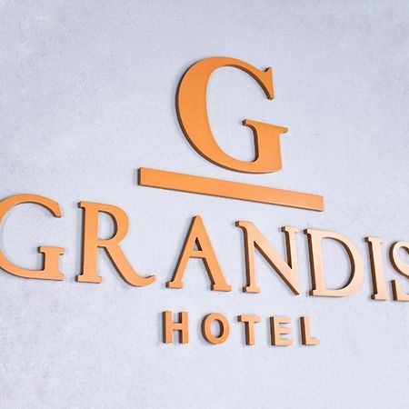Hotel Grandis 第比利斯 外观 照片