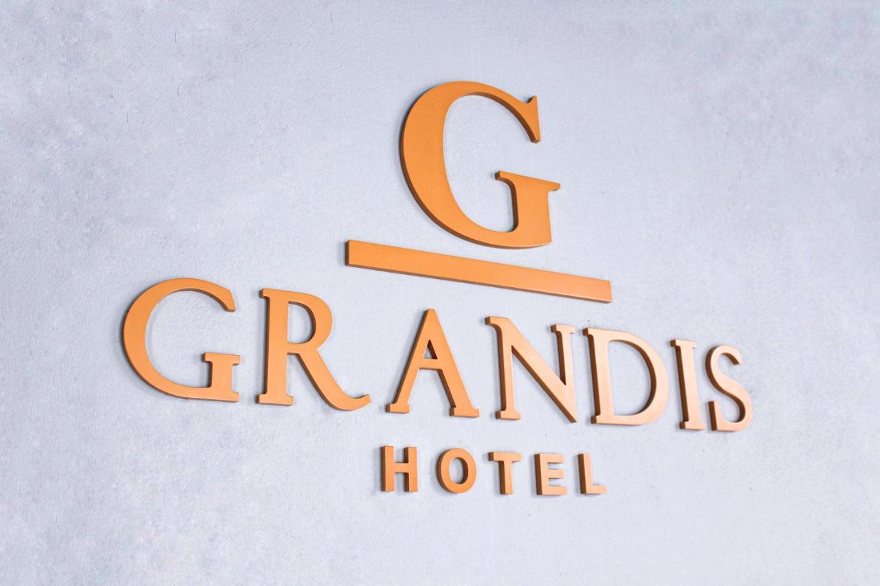 Hotel Grandis 第比利斯 外观 照片