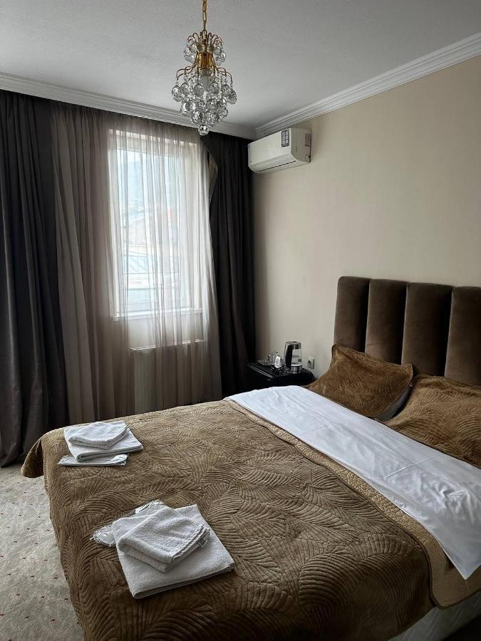 Hotel Grandis 第比利斯 外观 照片